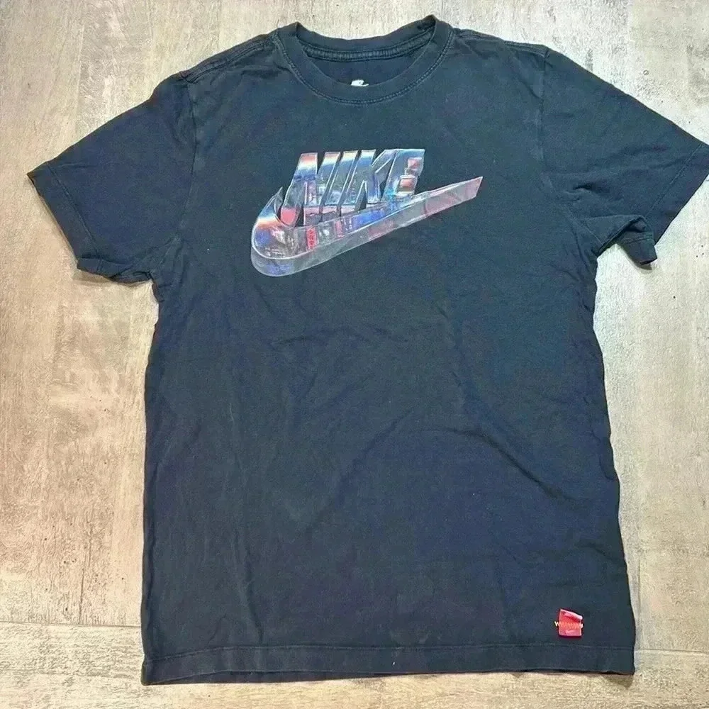 Nike t-shirt size Small. EUC.
